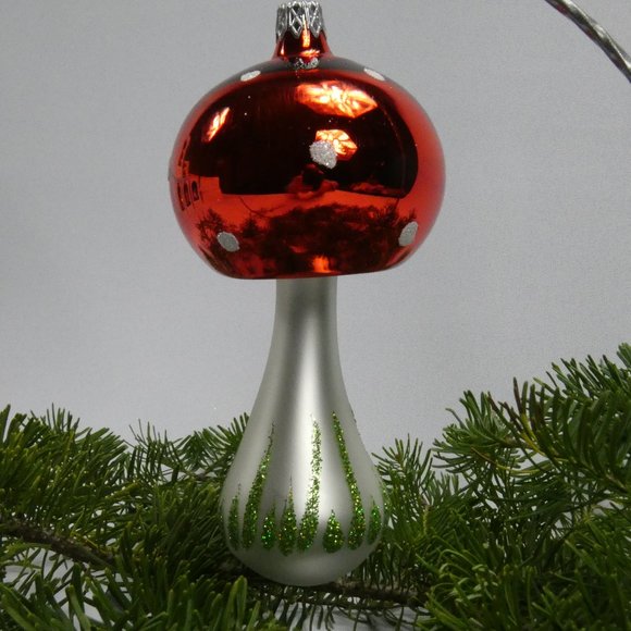 POLISH GALLERY Christmas Ornament Classic Red Mushroom, Mouth Blown 6" Glass - Picture 1 of 5
